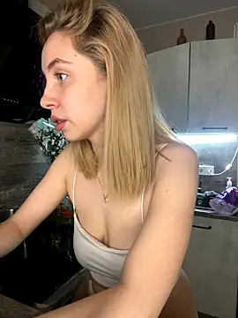 Snapshot of Kitty_Katrine chatting on December 4, 2:27 pm Kitty Katrine online show from December 4, 2:27 pm