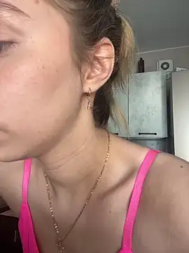 Snapshot of Kitty_Katrine chatting on May 4, 12:08 pm Kitty Katrine online show from May 4, 12:08 pm