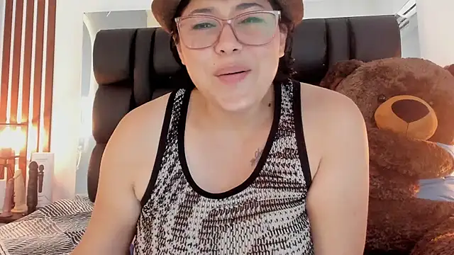 Snapshot of meikochoe chatting on March 19, 2:05 am meikochoe online show from March 19, 2:05 am