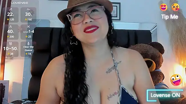 Snapshot of meikochoe chatting on March 1, 7:48 pm meikochoe online show from March 1, 7:48 pm