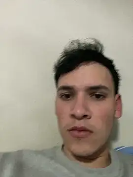 diego7990  online show from February 17, 10:18 pm