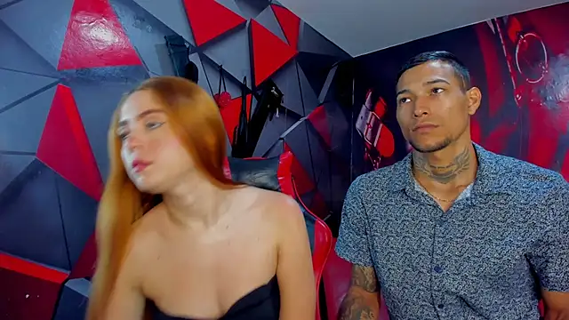 Hana and Zeta online show from December 18, 12:31 pm