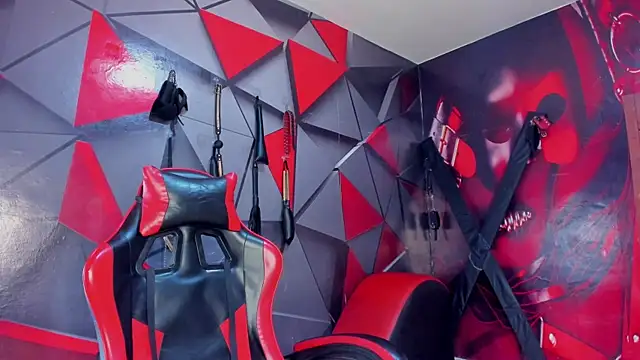 Hana and Zeta online show from January 13, 12:42 pm