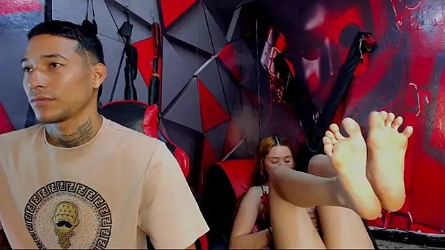 Hana and Zeta online show from January 5, 5:27 pm