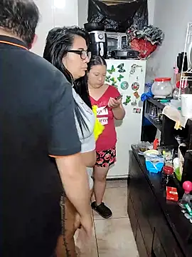 Snapshot of ZuriandAlex chatting on October 23, 12:26 pm ZuriandAlex online show from October 23, 12:26 pm