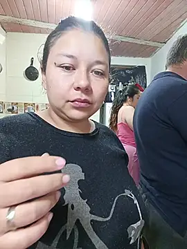 Snapshot of ZuriandAlex chatting on November 30, 1:01 pm ZuriandAlex online show from November 30, 1:01 pm