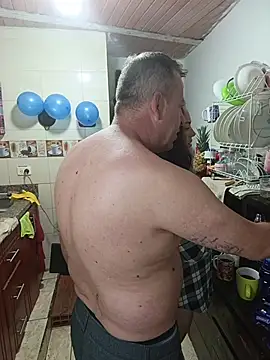 Snapshot of ZuriandAlex chatting on November 10, 12:37 am ZuriandAlex online show from November 10, 12:37 am