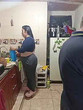 Snapshot of ZuriandAlex chatting on November 19, 10:59 am ZuriandAlex online show from November 19, 10:59 am