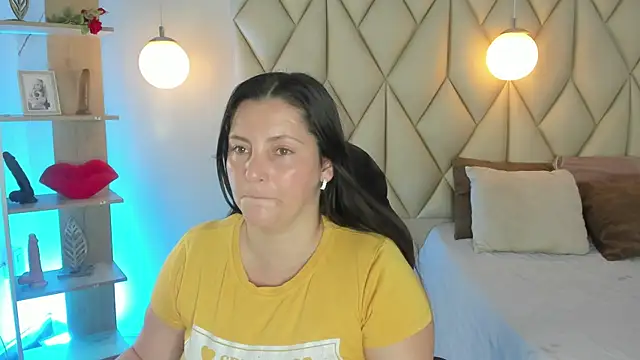 Snapshot of angelswets chatting on June 10, 1:56 pm angelswets online show from June 10, 1:56 pm