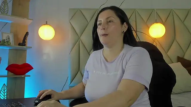 angelswets online show from April 9, 3:51 pm