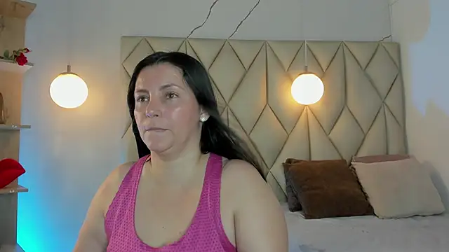 Snapshot of angelswets chatting on June 5, 2:01 pm angelswets online show from June 5, 2:01 pm