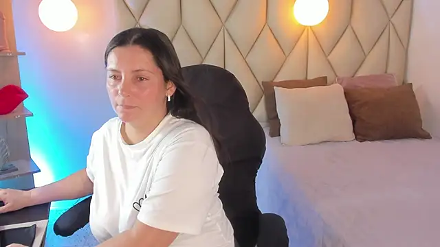 angelswets online show from April 12, 1:47 pm