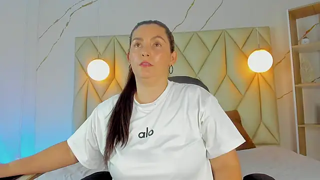 angelswets online show from November 11, 2:45 pm