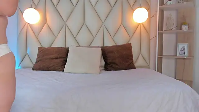 angelswets online show from November 26, 1:44 pm