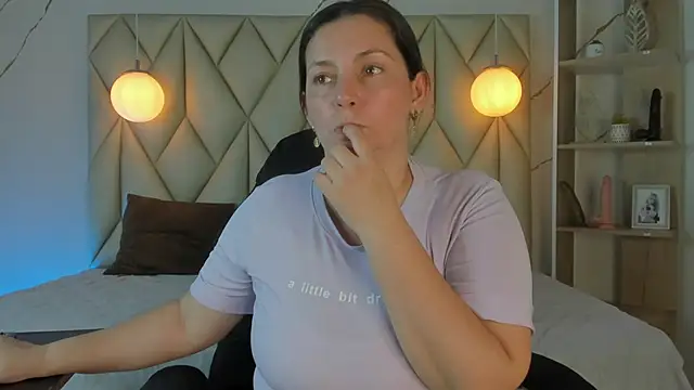 angelswets online show from December 4, 1:43 pm