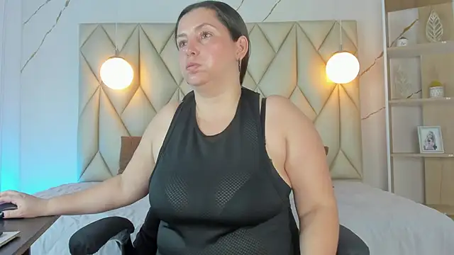 angelswets online show from November 17, 2:10 pm