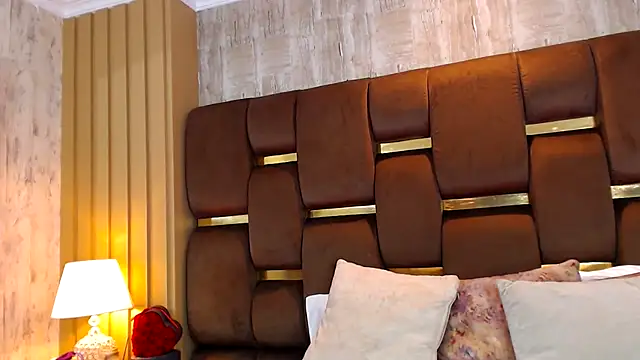 VanessaGlenn online show from November 15, 8:13 pm