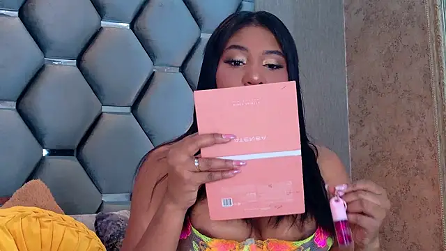 Snapshot of VanessaGlenn chatting on July 1, 12:16 pm VanessaGlenn online show from July 1, 12:16 pm