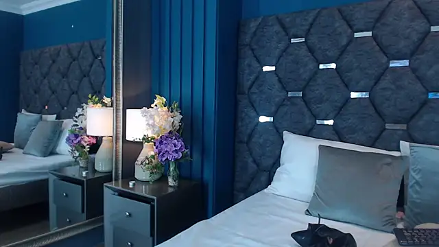 VanessaGlenn online show from October 31, 3:19 pm