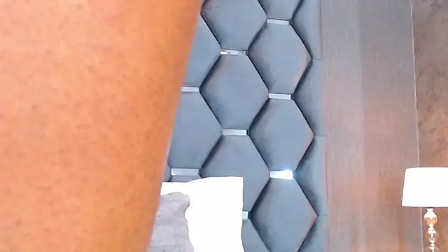 VanessaGlenn online show from March 10, 2:32 pm