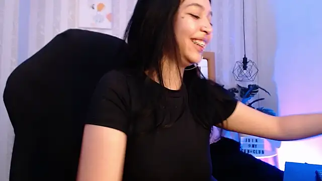 Snapshot of pettit_courtny chatting on November 11, 9:20 pm pettit courtny online show from November 11, 9:20 pm