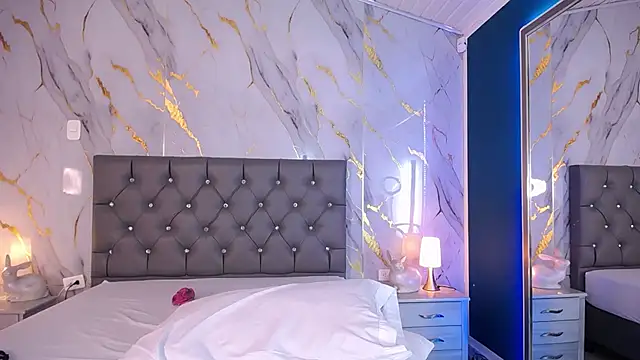 Snapshot of pettit_courtny chatting on March 11, 10:53 pm pettit courtny online show from March 11, 10:53 pm