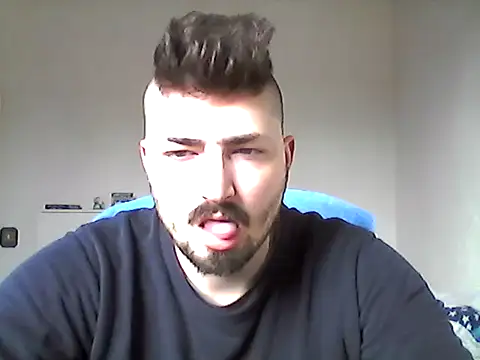 Snapshot of Hkl95555 chatting on December 19, 12:51 pm Hkl95555 online show from December 19, 12:51 pm