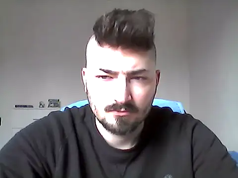 Snapshot of Hkl95555 chatting on November 16, 1:27 pm Hkl95555 online show from November 16, 1:27 pm