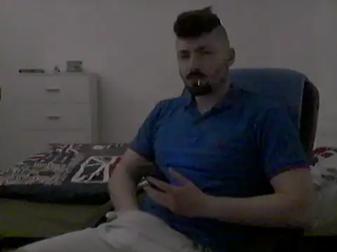 Snapshot of Hkl95555 chatting on October 31, 1:24 am Hkl95555 online show from October 31, 1:24 am