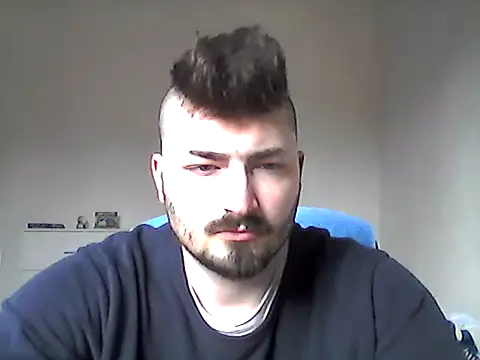 Snapshot of Hkl95555 chatting on February 3, 12:10 pm Hkl95555 online show from February 3, 12:10 pm