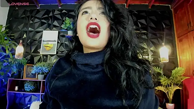 Snapshot of karla_999 chatting on October 13, 3:30 am karla 999 online show from October 13, 3:30 am