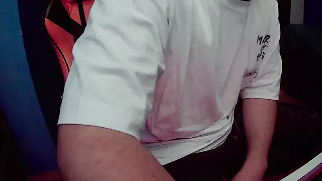 Snapshot of pisceslost chatting on November 23, 12:31 am pisceslost online show from November 23, 12:31 am