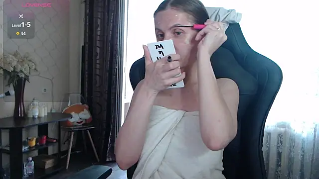 JessieOMays online show from June 8, 11:44 am