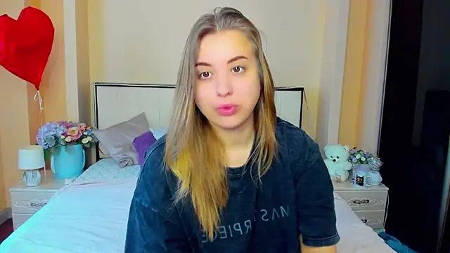 Snapshot of AlexissM chatting on October 12, 6:59 am AlexissM online show from October 12, 6:59 am