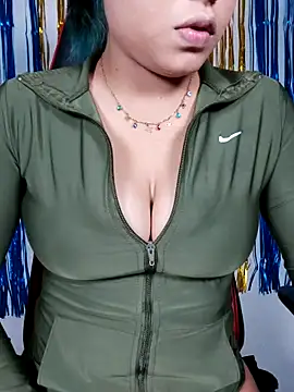 Snapshot of azulzulix chatting on November 10, 1:32 am azulzulix online show from November 10, 1:32 am