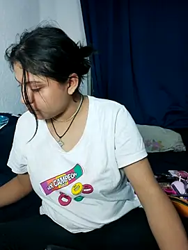 Snapshot of azulzulix chatting on February 27, 2:34 am azulzulix online show from February 27, 2:34 am