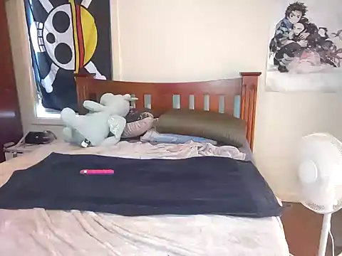 ChubbyBubs online show from February 11, 6:30 am