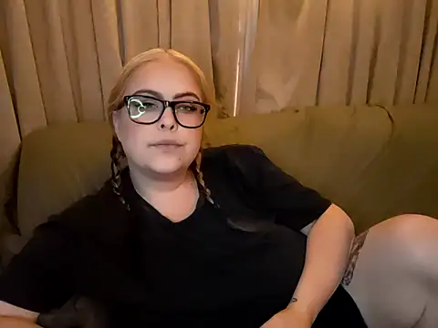 ChubbyBubs online show from February 6, 9:43 am