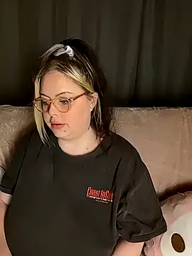 ChubbyBubs online show from October 27, 4:52 pm