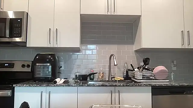 AveryJ99 online show from February 2, 3:39 pm