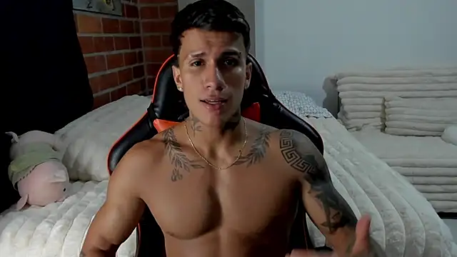 pettergrey1 online show from November 11, 11:09 pm