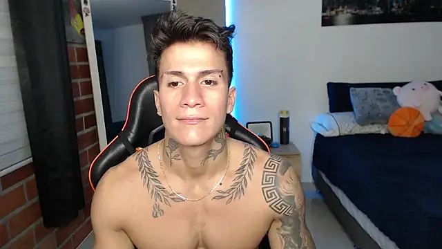 pettergrey1 online show from June 21, 11:21 pm