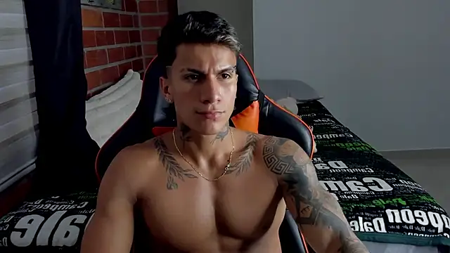 pettergrey1 online show from November 4, 10:35 pm