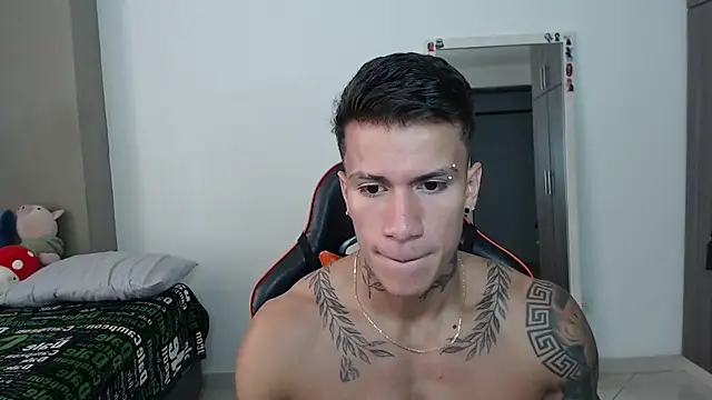 pettergrey1 online show from February 25, 2:50 pm