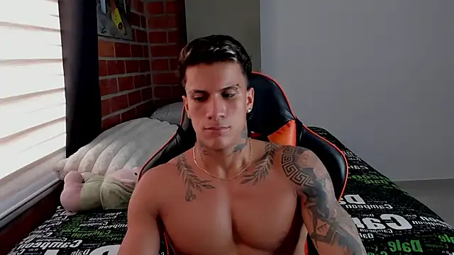 pettergrey1 online show from November 5, 9:18 pm