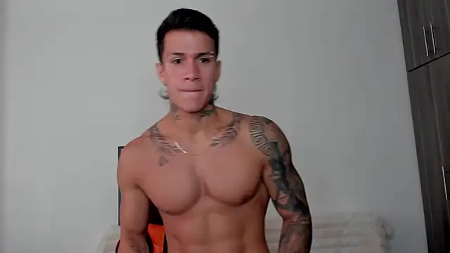 pettergrey1 online show from December 16, 2:32 pm