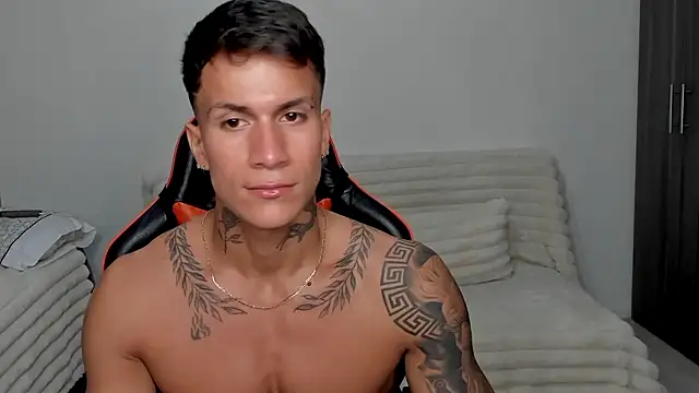 pettergrey1 online show from January 9, 12:17 am