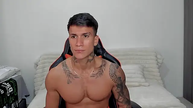 pettergrey1 online show from January 13, 9:19 pm