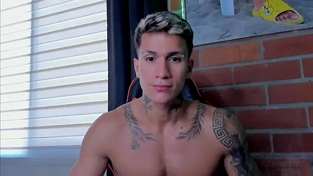 pettergrey1 online show from September 10, 9:03 pm