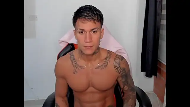 pettergrey1 online show from October 15, 11:46 pm